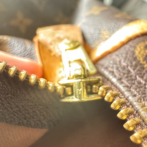 Louis Vuitton Montrogueil - Picture 12 of 14